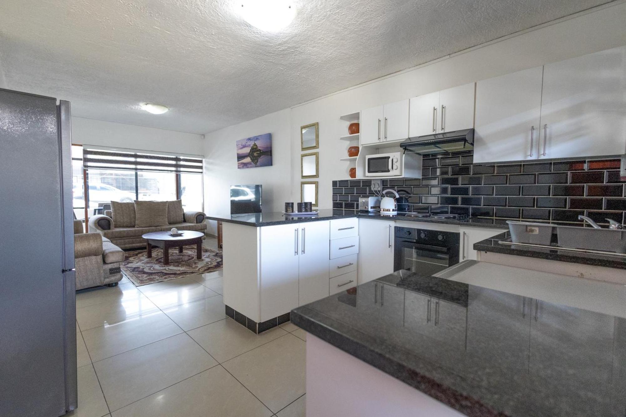 Apartment Safi Classic 3 Bedroom 4 East London